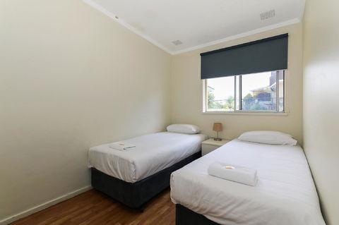 Scarborough Apartments - Accommodation Asia 4