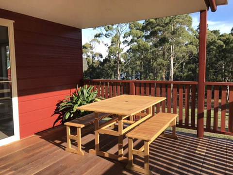 Loma Cottages - Accommodation Guide 8