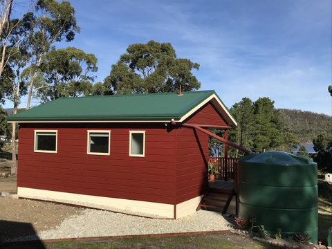 Loma Cottages - Accommodation Guide 10