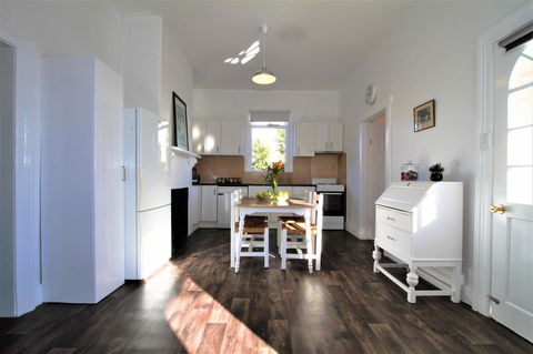 Horlock House - Accommodation Asia 7