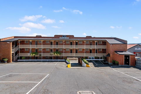 Coach House Launceston - Accommodation Asia 1