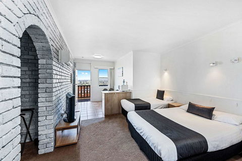 Coach House Launceston - Accommodation Asia 13
