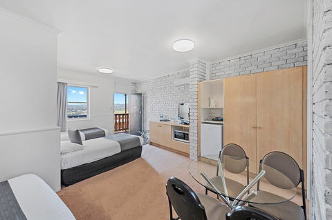 Coach House Launceston - Accommodation Asia 9