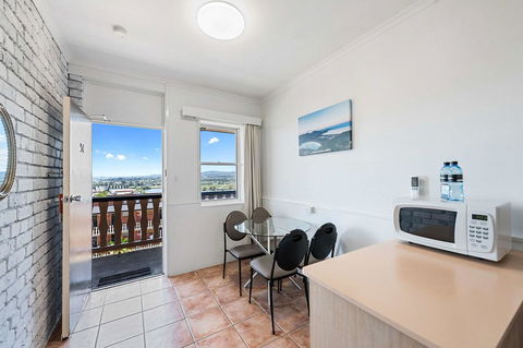 Coach House Launceston - Accommodation Asia 11