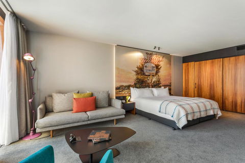 MACq 01 Hotel - Accommodation Guide 1