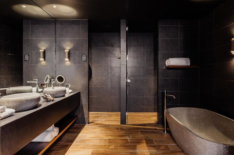 MACq 01 Hotel - Accommodation Guide 8