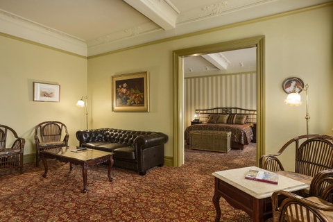 Hadley\'s Orient Hotel - Accommodation Guide 24