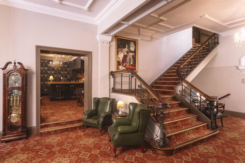 Hadley\'s Orient Hotel - Accommodation Guide 33