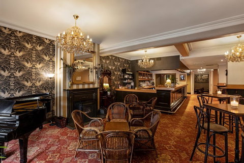 Hadley\'s Orient Hotel - Accommodation Guide 14