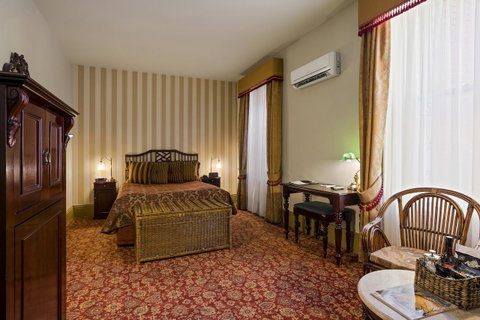 Hadley\'s Orient Hotel - Accommodation Guide 31