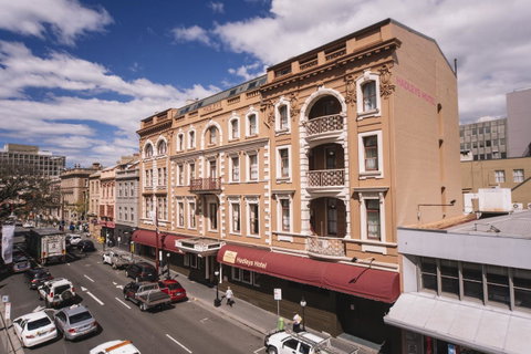 Hadley\'s Orient Hotel - Accommodation Guide 0