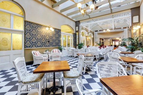 Hadley\'s Orient Hotel - Accommodation Guide 1