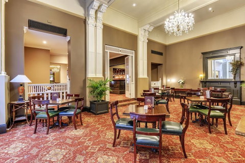 Hadley\'s Orient Hotel - Accommodation Guide 10