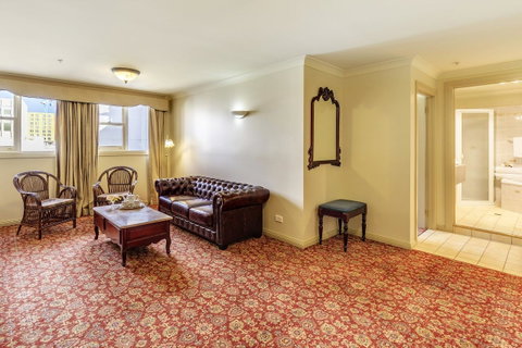 Hadley\'s Orient Hotel - Accommodation Guide 16
