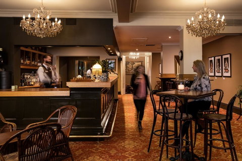 Hadley\'s Orient Hotel - Accommodation Guide 15