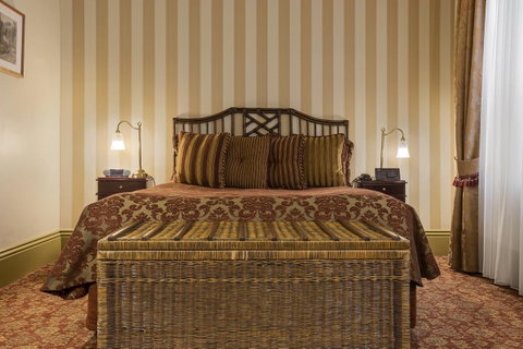 Hadley\'s Orient Hotel - Accommodation Guide 30
