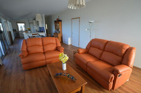 Seascape Beach House - Accommodation Asia 5