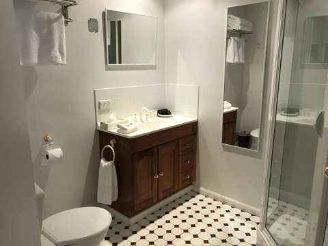 The Macquarie Hobart - Accommodation Guide 38