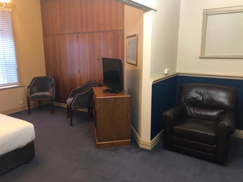 The Macquarie Hobart - Accommodation Guide 3