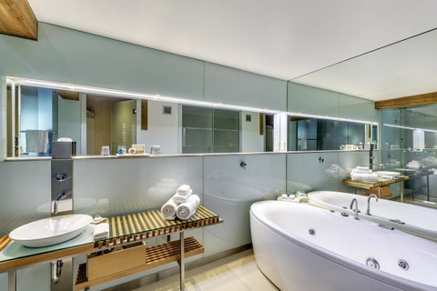 The Henry Jones Art Hotel - Accommodation Guide 20