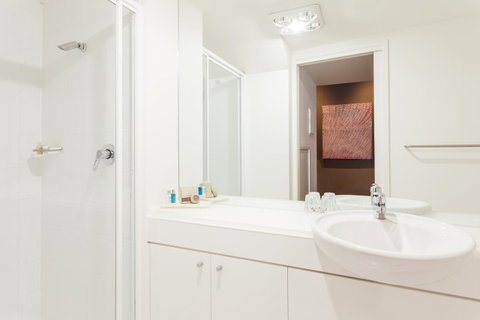 The Henry Jones Art Hotel - Accommodation Guide 36