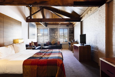 The Henry Jones Art Hotel - Accommodation Guide 22