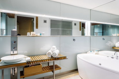 The Henry Jones Art Hotel - Accommodation Guide 41