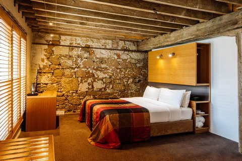 The Henry Jones Art Hotel - Accommodation Guide 16