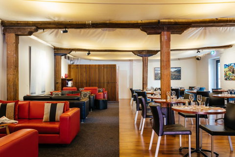 The Henry Jones Art Hotel - Accommodation Guide 32