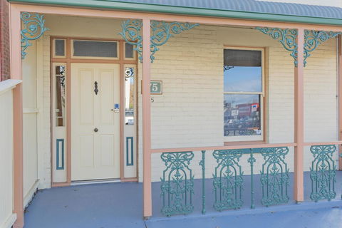 4 Bedroom House - Hobart CBD - Free Parking - Free WIFI - Accommodation Asia 25