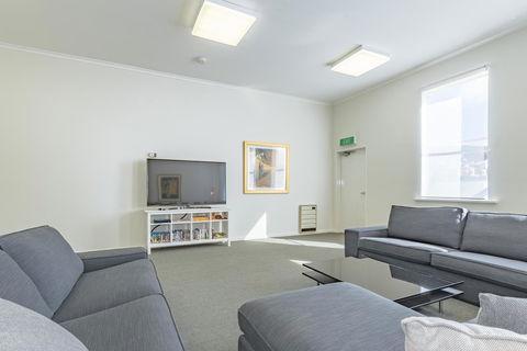 4 Bedroom House - Hobart CBD - Free Parking - Free WIFI - Accommodation Asia 20