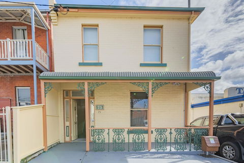 4 Bedroom House - Hobart CBD - Free Parking - Free WIFI - Accommodation Asia 14