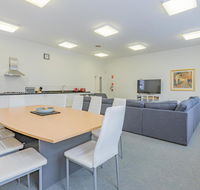 4 Bedroom House - Hobart CBD - Free Parking - Accommodation Asia