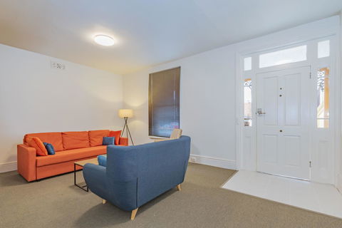 4 Bedroom House - Hobart CBD - Free Parking - Free WIFI - Accommodation Asia 10