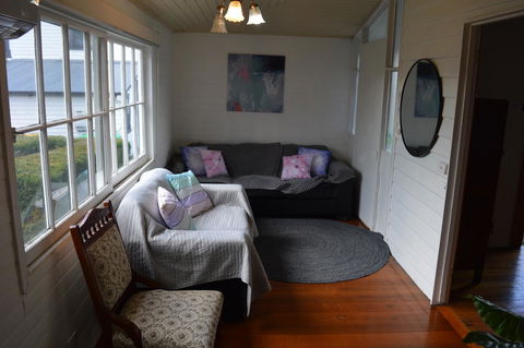 The Dragonfly Inn - Accommodation Asia 10