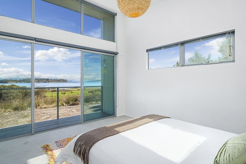 Sunset Bay Escape - Accommodation Guide 9