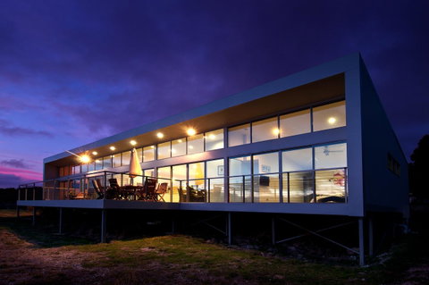 Sunset Bay Escape - Accommodation Guide 0