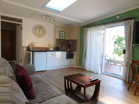 Amble\'a\'While On Tamar - Accommodation Asia 37