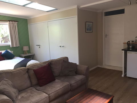 Amble\'a\'While On Tamar - Accommodation Asia 35