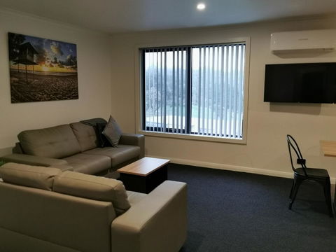 Youngtown Executive Apartments - 2BR Included, Free Parking & Wifi, Sofa Bed & Cot Fee Applies - Accommodation Asia 3