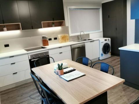 Youngtown Executive Apartments - 2BR Included, Free Parking & Wifi, Sofa Bed & Cot Fee Applies - Accommodation Asia 30