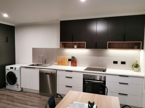Youngtown Executive Apartments - 2BR Included, Free Parking & Wifi, Sofa Bed & Cot Fee Applies - Accommodation Asia 1