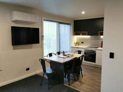 Youngtown Executive Apartments - 2BR Included, Free Parking & Wifi, Sofa Bed & Cot Fee Applies - Accommodation Asia 0