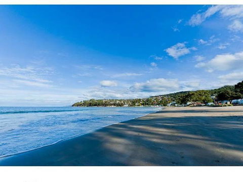 The Ultimate Beach House - Accommodation Asia 0