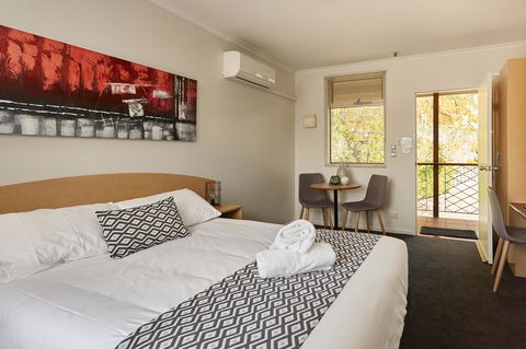 Elphin Serviced Apartments - Accommodation Asia 22