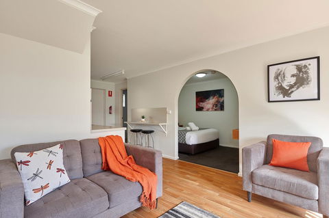 Elphin Serviced Apartments - Accommodation Asia 11