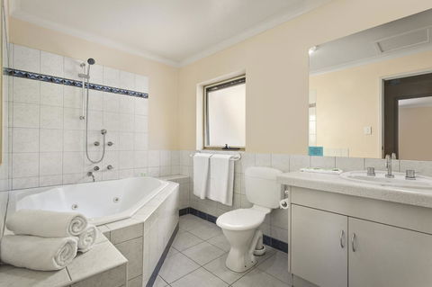 Elphin Serviced Apartments - Accommodation Asia 37