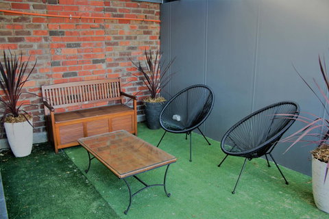 Apartment 5ive - Accommodation Asia 8