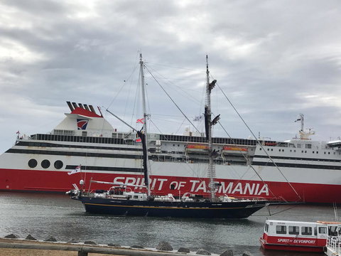 Apartment 5ive - Accommodation Asia 6