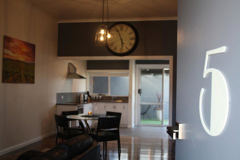 Apartment 5ive - Accommodation Asia 9